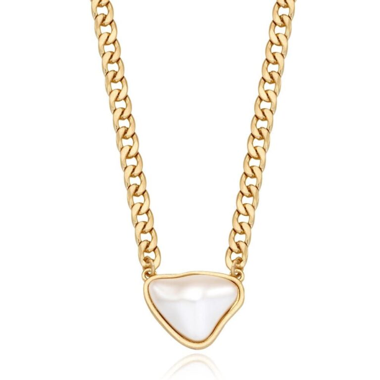 Muse pearl necklace