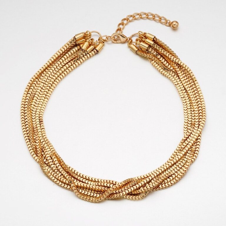 Serene knot necklace
