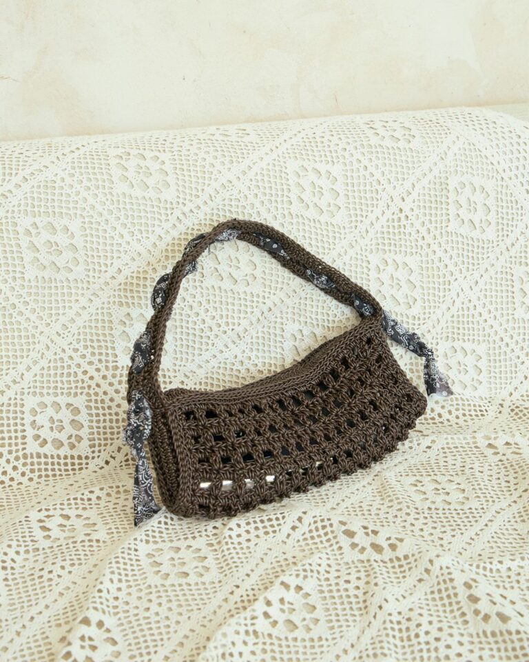LEATHER NET SQUARE BAG